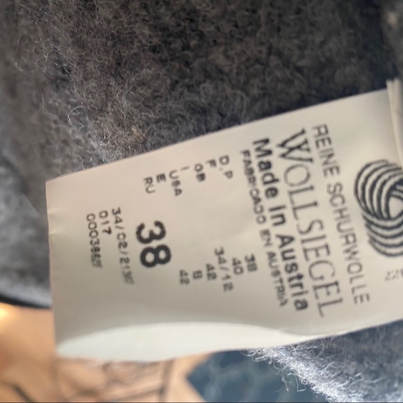 Beautiful wool blend Giesswein zip up sweater - Picture 4 of 5